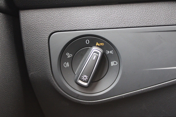 Volkswagen Tiguan Allspace 1.5 TSI R-Line 7p. | Panoramadak | Trekhaak | Navigatie | Adaptieve cruise Volkswagen Tiguan Allspace 1.5 TSI R-Line 7p. | Panoramadak | Trekhaak | Navigatie | Adaptieve cruise