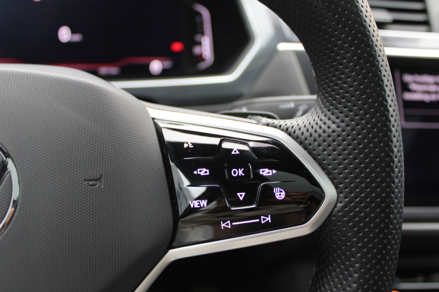 Volkswagen Tiguan Allspace 1.5 TSI R-Line 7p. | Panoramadak | Trekhaak | Navigatie | Adaptieve cruise Volkswagen Tiguan Allspace 1.5 TSI R-Line 7p. | Panoramadak | Trekhaak | Navigatie | Adaptieve cruise