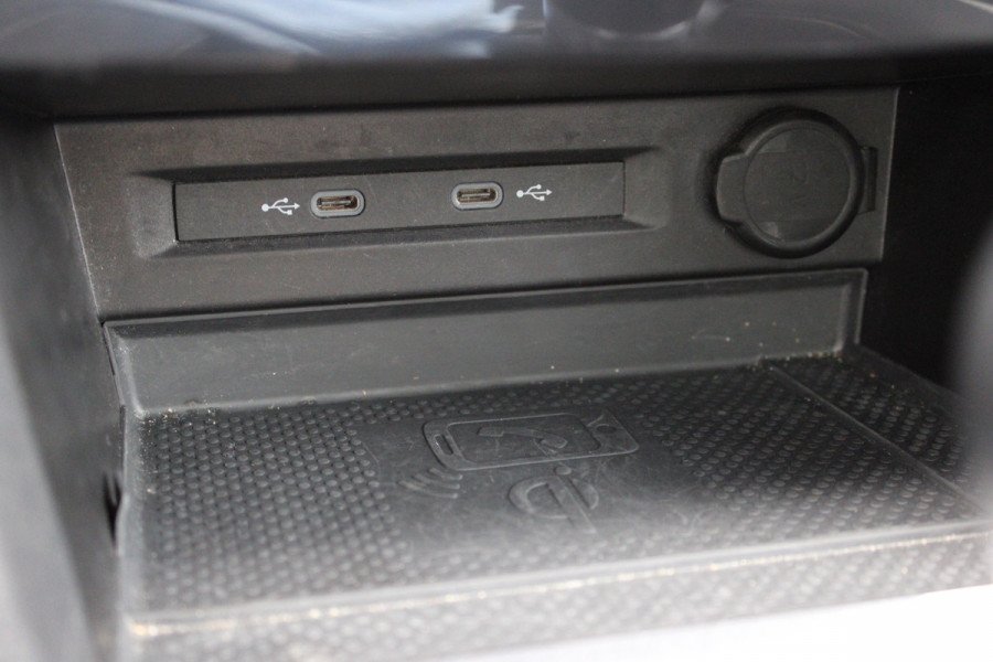 Volkswagen Tiguan Allspace 1.5 TSI R-Line 7p. | Panoramadak | Trekhaak | Navigatie | Adaptieve cruise Volkswagen Tiguan Allspace 1.5 TSI R-Line 7p. | Panoramadak | Trekhaak | Navigatie | Adaptieve cruise