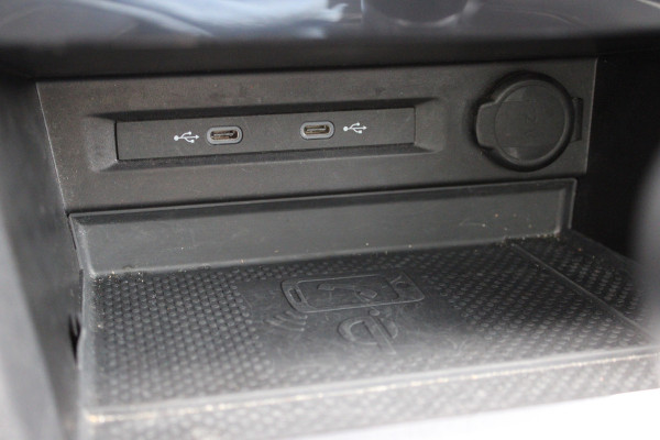 Volkswagen Tiguan Allspace 1.5 TSI R-Line 7p. | Panoramadak | Trekhaak | Navigatie | Adaptieve cruise Volkswagen Tiguan Allspace 1.5 TSI R-Line 7p. | Panoramadak | Trekhaak | Navigatie | Adaptieve cruise