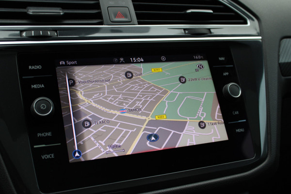 Volkswagen Tiguan Allspace 1.5 TSI R-Line 7p. | Panoramadak | Trekhaak | Navigatie | Adaptieve cruise Volkswagen Tiguan Allspace 1.5 TSI R-Line 7p. | Panoramadak | Trekhaak | Navigatie | Adaptieve cruise