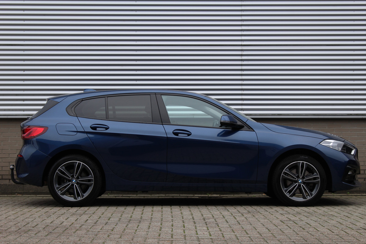 BMW 1-serie 118i Executive Edition | Cruise Control | Origin NL | Parkeersensoren | Navigatie BMW 1-serie 118i Executive Edition | Cruise Control | Origin NL | Parkeersensoren | Navigatie