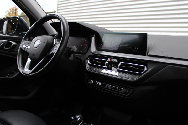BMW 1-serie 118i Executive Edition | Cruise Control | Origin NL | Parkeersensoren | Navigatie BMW 1-serie 118i Executive Edition | Cruise Control | Origin NL | Parkeersensoren | Navigatie