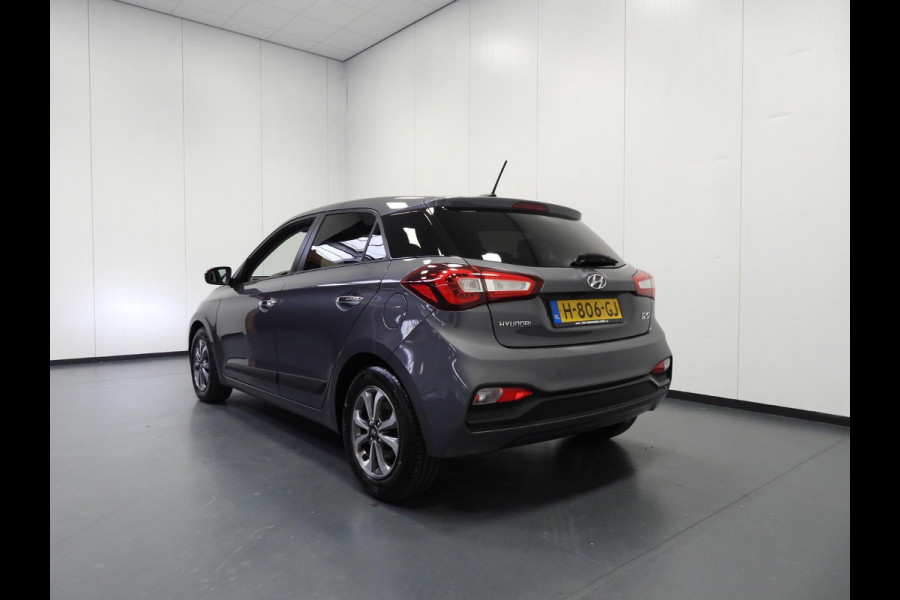 Hyundai i20 1.0 T-GDI 100PK Premium NAVI/CAMERA/CLIMA/15"LMV! Hyundai i20 1.0 T-GDI 100PK Premium NAVI/CAMERA/CLIMA/15"LMV!