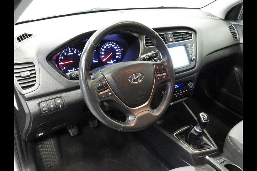 Hyundai i20 1.0 T-GDI 100PK Premium NAVI/CAMERA/CLIMA/15"LMV! Hyundai i20 1.0 T-GDI 100PK Premium NAVI/CAMERA/CLIMA/15"LMV!