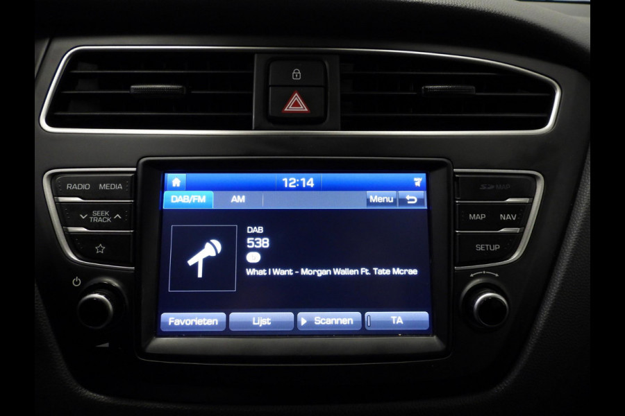 Hyundai i20 1.0 T-GDI 100PK Premium NAVI/CAMERA/CLIMA/15"LMV! Hyundai i20 1.0 T-GDI 100PK Premium NAVI/CAMERA/CLIMA/15"LMV!