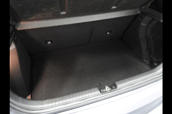 Hyundai i20 1.0 T-GDI 100PK Premium NAVI/CAMERA/CLIMA/15"LMV! Hyundai i20 1.0 T-GDI 100PK Premium NAVI/CAMERA/CLIMA/15"LMV!