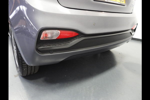 Hyundai i20 1.0 T-GDI 100PK Premium NAVI/CAMERA/CLIMA/15"LMV! Hyundai i20 1.0 T-GDI 100PK Premium NAVI/CAMERA/CLIMA/15"LMV!