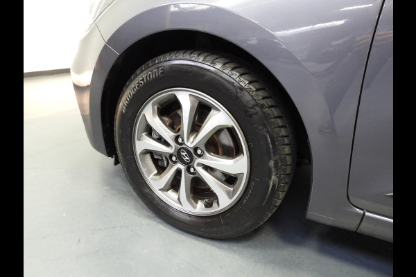 Hyundai i20 1.0 T-GDI 100PK Premium NAVI/CAMERA/CLIMA/15"LMV! Hyundai i20 1.0 T-GDI 100PK Premium NAVI/CAMERA/CLIMA/15"LMV!