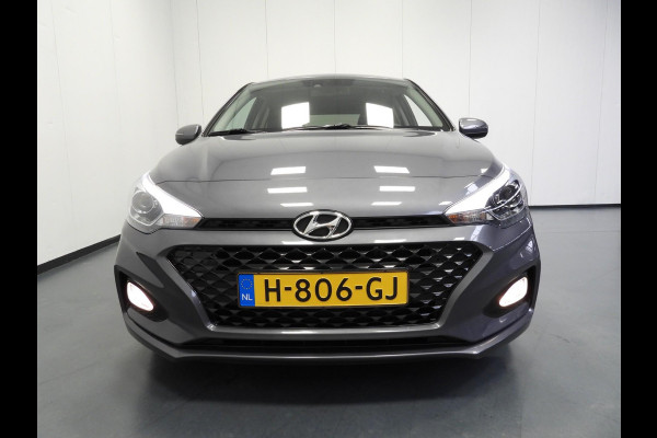 Hyundai i20 1.0 T-GDI 100PK Premium NAVI/CAMERA/CLIMA/15"LMV! Hyundai i20 1.0 T-GDI 100PK Premium NAVI/CAMERA/CLIMA/15"LMV!