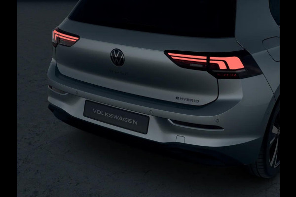 Volkswagen Golf Life Edition 1.5 eHybrid 150 kW / 204 PK Hatchback Volkswagen Golf Life Edition 1.5 eHybrid 150 kW / 204 PK Hatchback
