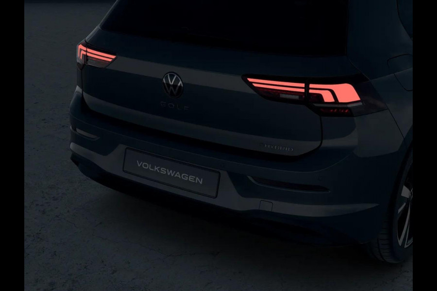 Volkswagen Golf Life Edition 1.5 eHybrid 150 kW / 204 PK Hatchback Volkswagen Golf Life Edition 1.5 eHybrid 150 kW / 204 PK Hatchback