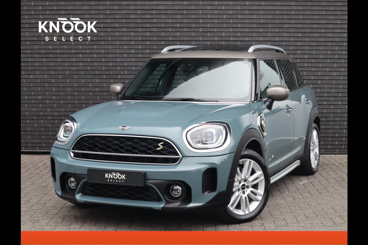 MINI Countryman Cooper S E ALL4 Classic Automaat / Panoramadak / Stuurwielverwarming / Harman Kardon / LED / MINI Navigatiesysteem / 17 Inch / Sportstoelen / Trekhaak / Lichtpakket