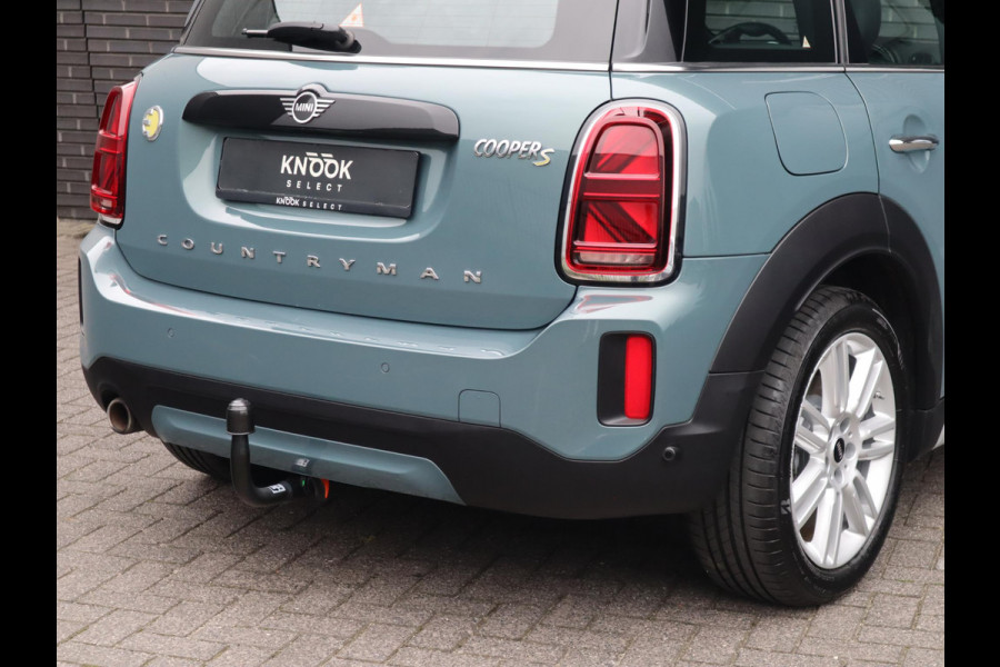 MINI Countryman Cooper S E ALL4 Classic Automaat / Panoramadak / Stuurwielverwarming / Harman Kardon / LED / MINI Navigatiesysteem / 17 Inch / Sportstoelen / Trekhaak / Lichtpakket