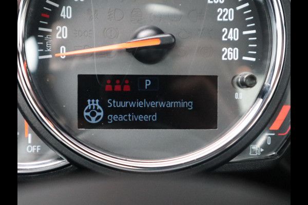 MINI Countryman Cooper S E ALL4 Classic Automaat / Panoramadak / Stuurwielverwarming / Harman Kardon / LED / MINI Navigatiesysteem / 17 Inch / Sportstoelen / Trekhaak / Lichtpakket