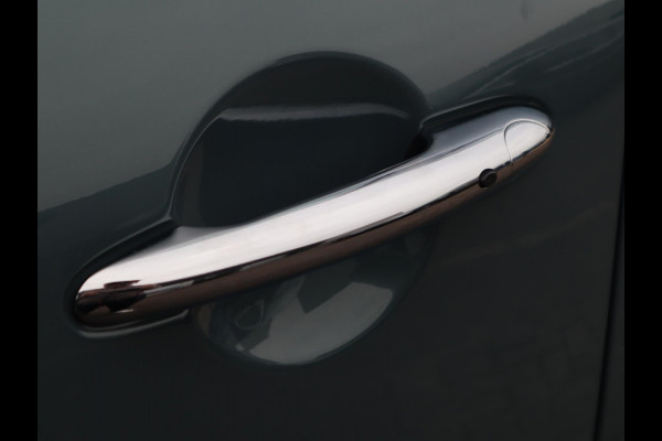 MINI Countryman Cooper S E ALL4 Classic Automaat / Panoramadak / Stuurwielverwarming / Harman Kardon / LED / MINI Navigatiesysteem / 17 Inch / Sportstoelen / Trekhaak / Lichtpakket