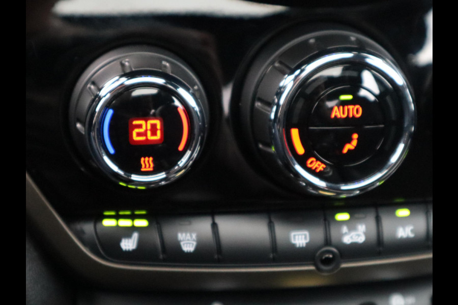 MINI Countryman Cooper S E ALL4 Classic Automaat / Panoramadak / Stuurwielverwarming / Harman Kardon / LED / MINI Navigatiesysteem / 17 Inch / Sportstoelen / Trekhaak / Lichtpakket
