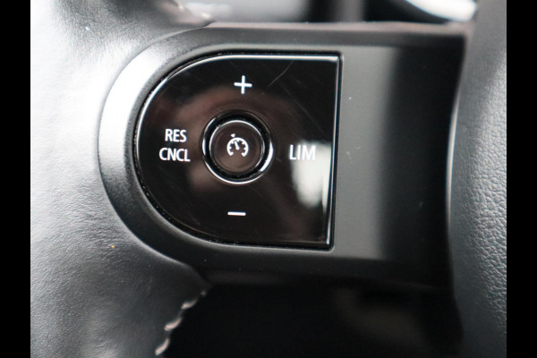 MINI Countryman Cooper S E ALL4 Classic Automaat / Panoramadak / Stuurwielverwarming / Harman Kardon / LED / MINI Navigatiesysteem / 17 Inch / Sportstoelen / Trekhaak / Lichtpakket