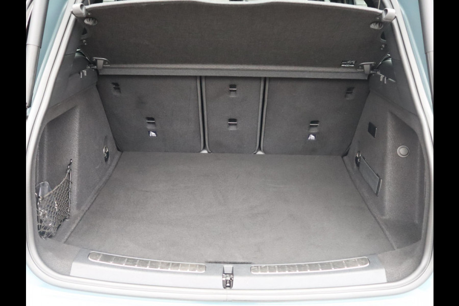 MINI Countryman Cooper S E ALL4 Classic Automaat / Panoramadak / Stuurwielverwarming / Harman Kardon / LED / MINI Navigatiesysteem / 17 Inch / Sportstoelen / Trekhaak / Lichtpakket