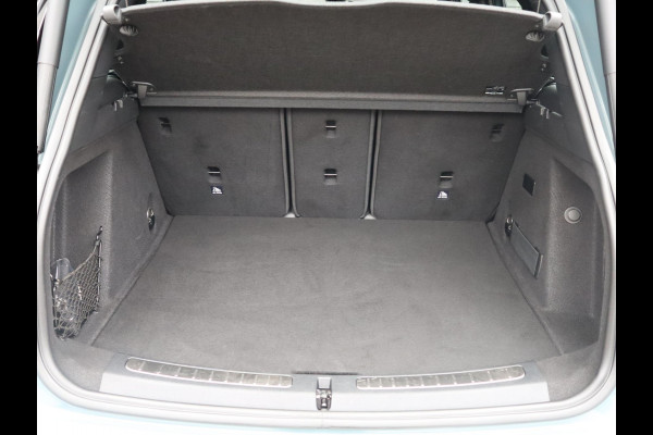 MINI Countryman Cooper S E ALL4 Classic Automaat / Panoramadak / Stuurwielverwarming / Harman Kardon / LED / MINI Navigatiesysteem / 17 Inch / Sportstoelen / Trekhaak / Lichtpakket