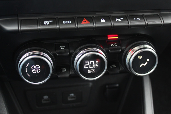 Dacia Duster 1.0 TCe 100 Bi-Fuel Journey / Full option! / Trekhaak / Camera / Half leder / 17'' / Keyless / Navigatie / DAB / Stoelverwarming / Cruise Control