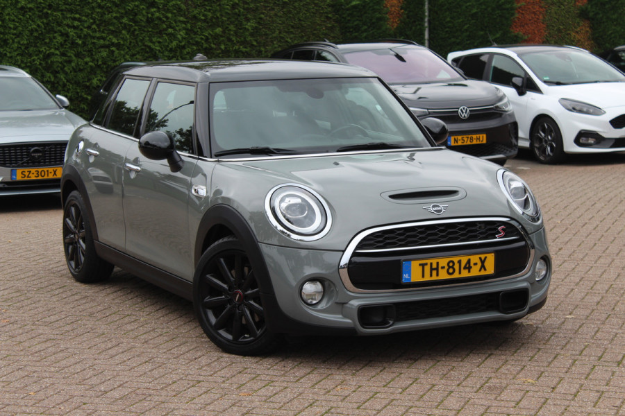MINI Mini 2.0 Cooper S Pepper / Navigatie / Half leder / Parkeerhulp / Keyless / 17'' / Cruise Control