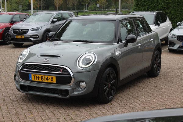 MINI Mini 2.0 Cooper S Pepper / Navigatie / Half leder / Parkeerhulp / Keyless / 17'' / Cruise Control
