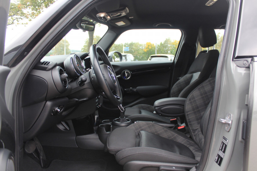 MINI Mini 2.0 Cooper S Pepper / Navigatie / Half leder / Parkeerhulp / Keyless / 17'' / Cruise Control