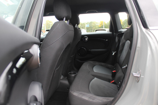 MINI Mini 2.0 Cooper S Pepper / Navigatie / Half leder / Parkeerhulp / Keyless / 17'' / Cruise Control