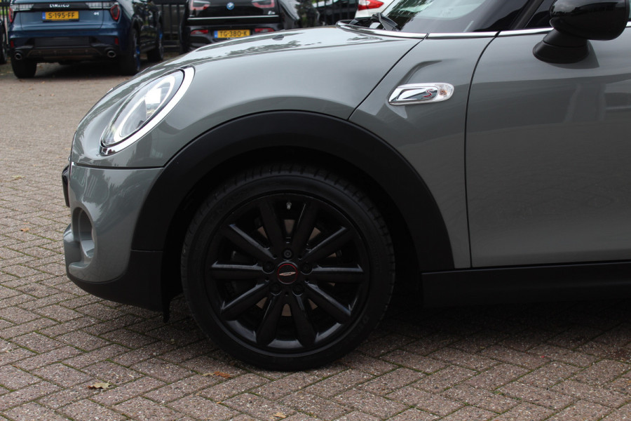 MINI Mini 2.0 Cooper S Pepper / Navigatie / Half leder / Parkeerhulp / Keyless / 17'' / Cruise Control