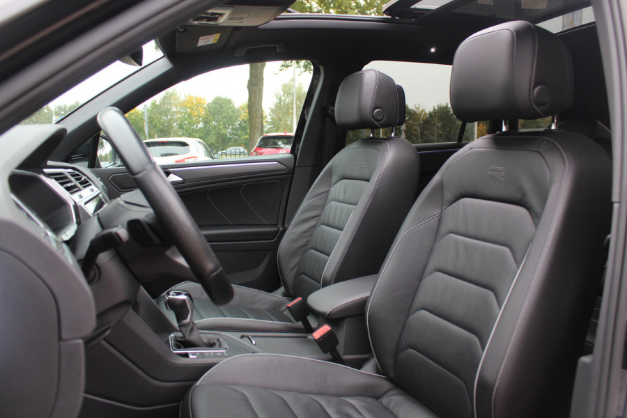 Volkswagen Tiguan 1.5 TSI R-Line Business+ / Trekhaak / Panoramadak / 360Camera / Head-up / Leder / 20'' / Memory seats / Dodehoek / Navigatie / Stoelverwarming 4x / Stuurverwarming / DAB / ACC Volkswagen Tiguan 1.5 TSI R-Line Business+ / Trekhaak / Panoramadak / 360Camera / Head-up / Leder / 20'' / Memory seats / Dodehoek / Navigatie / Stoelverwarming 4x / Stuurverwarming / DAB / ACC