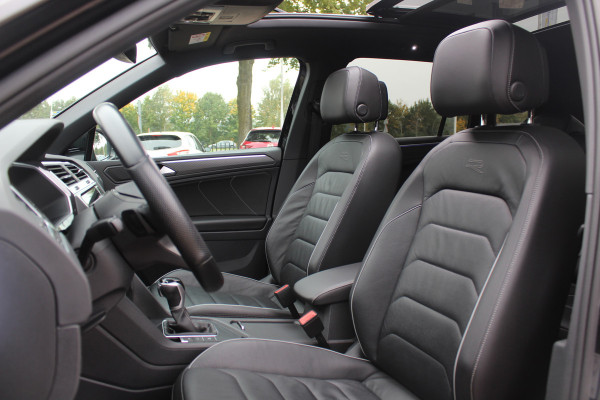 Volkswagen Tiguan 1.5 TSI R-Line Business+ / Trekhaak / Panoramadak / 360Camera / Head-up / Leder / 20'' / Memory seats / Dodehoek / Navigatie / Stoelverwarming 4x / Stuurverwarming / DAB / ACC Volkswagen Tiguan 1.5 TSI R-Line Business+ / Trekhaak / Panoramadak / 360Camera / Head-up / Leder / 20'' / Memory seats / Dodehoek / Navigatie / Stoelverwarming 4x / Stuurverwarming / DAB / ACC