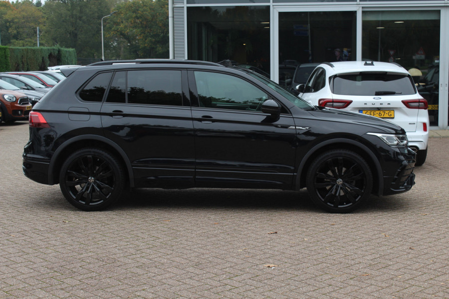 Volkswagen Tiguan 1.5 TSI R-Line Business+ / Trekhaak / Panoramadak / 360Camera / Head-up / Leder / 20'' / Memory seats / Dodehoek / Navigatie / Stoelverwarming 4x / Stuurverwarming / DAB / ACC Volkswagen Tiguan 1.5 TSI R-Line Business+ / Trekhaak / Panoramadak / 360Camera / Head-up / Leder / 20'' / Memory seats / Dodehoek / Navigatie / Stoelverwarming 4x / Stuurverwarming / DAB / ACC