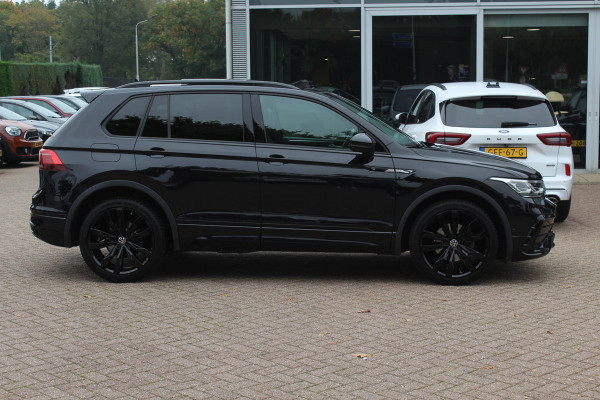 Volkswagen Tiguan 1.5 TSI R-Line Business+ / Trekhaak / Panoramadak / 360Camera / Head-up / Leder / 20'' / Memory seats / Dodehoek / Navigatie / Stoelverwarming 4x / Stuurverwarming / DAB / ACC Volkswagen Tiguan 1.5 TSI R-Line Business+ / Trekhaak / Panoramadak / 360Camera / Head-up / Leder / 20'' / Memory seats / Dodehoek / Navigatie / Stoelverwarming 4x / Stuurverwarming / DAB / ACC