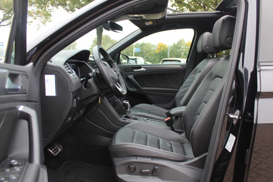 Volkswagen Tiguan 1.5 TSI R-Line Business+ / Trekhaak / Panoramadak / 360Camera / Head-up / Leder / 20'' / Memory seats / Dodehoek / Navigatie / Stoelverwarming 4x / Stuurverwarming / DAB / ACC Volkswagen Tiguan 1.5 TSI R-Line Business+ / Trekhaak / Panoramadak / 360Camera / Head-up / Leder / 20'' / Memory seats / Dodehoek / Navigatie / Stoelverwarming 4x / Stuurverwarming / DAB / ACC