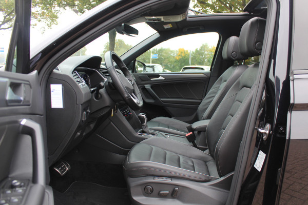 Volkswagen Tiguan 1.5 TSI R-Line Business+ / Trekhaak / Panoramadak / 360Camera / Head-up / Leder / 20'' / Memory seats / Dodehoek / Navigatie / Stoelverwarming 4x / Stuurverwarming / DAB / ACC Volkswagen Tiguan 1.5 TSI R-Line Business+ / Trekhaak / Panoramadak / 360Camera / Head-up / Leder / 20'' / Memory seats / Dodehoek / Navigatie / Stoelverwarming 4x / Stuurverwarming / DAB / ACC