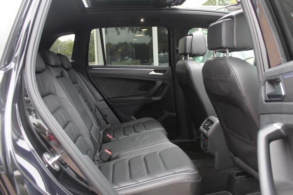 Volkswagen Tiguan 1.5 TSI R-Line Business+ / Trekhaak / Panoramadak / 360Camera / Head-up / Leder / 20'' / Memory seats / Dodehoek / Navigatie / Stoelverwarming 4x / Stuurverwarming / DAB / ACC Volkswagen Tiguan 1.5 TSI R-Line Business+ / Trekhaak / Panoramadak / 360Camera / Head-up / Leder / 20'' / Memory seats / Dodehoek / Navigatie / Stoelverwarming 4x / Stuurverwarming / DAB / ACC