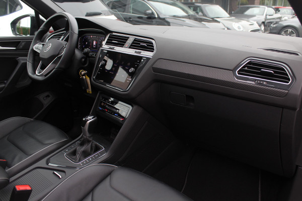 Volkswagen Tiguan 1.5 TSI R-Line Business+ / Trekhaak / Panoramadak / 360Camera / Head-up / Leder / 20'' / Memory seats / Dodehoek / Navigatie / Stoelverwarming 4x / Stuurverwarming / DAB / ACC Volkswagen Tiguan 1.5 TSI R-Line Business+ / Trekhaak / Panoramadak / 360Camera / Head-up / Leder / 20'' / Memory seats / Dodehoek / Navigatie / Stoelverwarming 4x / Stuurverwarming / DAB / ACC