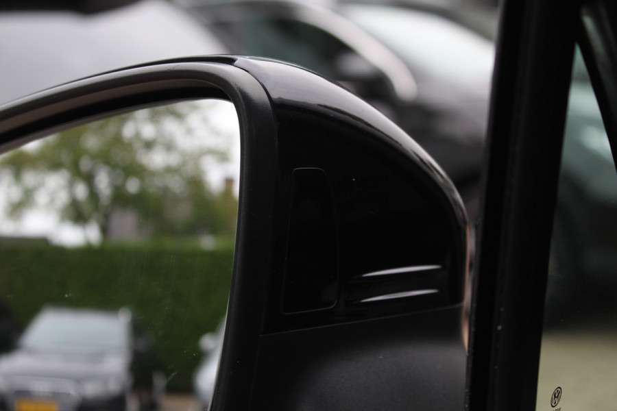 Volkswagen Tiguan 1.5 TSI R-Line Business+ / Trekhaak / Panoramadak / 360Camera / Head-up / Leder / 20'' / Memory seats / Dodehoek / Navigatie / Stoelverwarming 4x / Stuurverwarming / DAB / ACC Volkswagen Tiguan 1.5 TSI R-Line Business+ / Trekhaak / Panoramadak / 360Camera / Head-up / Leder / 20'' / Memory seats / Dodehoek / Navigatie / Stoelverwarming 4x / Stuurverwarming / DAB / ACC