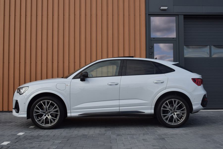 Audi Q3 Sportback 45 TFSI e S-line | Suzuka Grijs | Pano | Trekhaak | Keyless Audi Q3 Sportback 45 TFSI e S-line | Suzuka Grijs | Pano | Trekhaak | Keyless