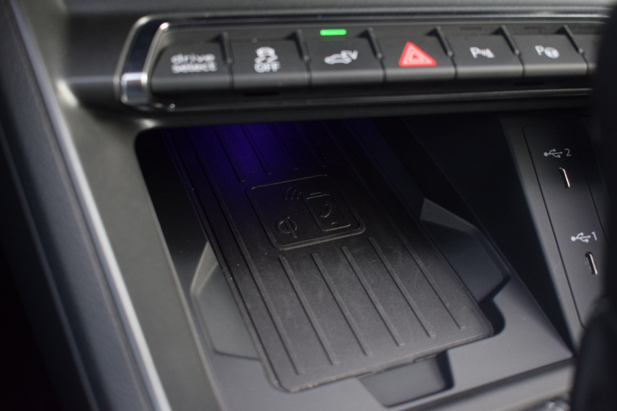 Audi Q3 Sportback 45 TFSI e S-line | Suzuka Grijs | Pano | Trekhaak | Keyless Audi Q3 Sportback 45 TFSI e S-line | Suzuka Grijs | Pano | Trekhaak | Keyless