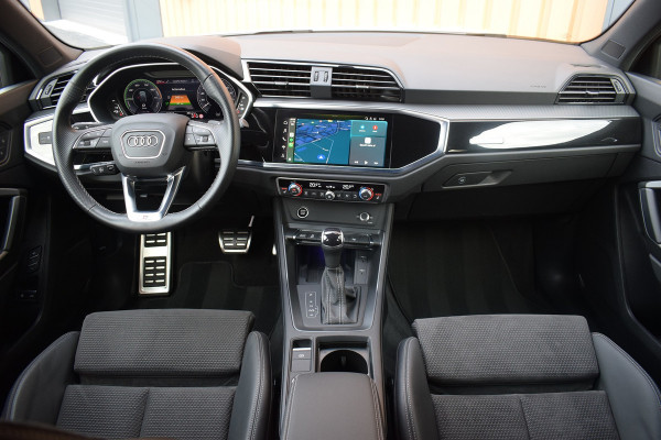 Audi Q3 Sportback 45 TFSI e S-line | Suzuka Grijs | Pano | Trekhaak | Keyless Audi Q3 Sportback 45 TFSI e S-line | Suzuka Grijs | Pano | Trekhaak | Keyless