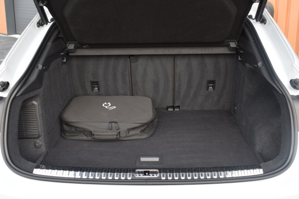 Audi Q3 Sportback 45 TFSI e S-line | Suzuka Grijs | Pano | Trekhaak | Keyless Audi Q3 Sportback 45 TFSI e S-line | Suzuka Grijs | Pano | Trekhaak | Keyless
