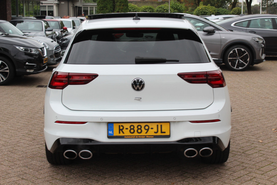 Volkswagen Golf 2.0 TSI R 4Motion / Panoramadak / Camera / Sportuitlaat / 19'' / Matrix LED / Keyless / CarPlay / Stoelverwarming / Dodehoek / DAB / ACC