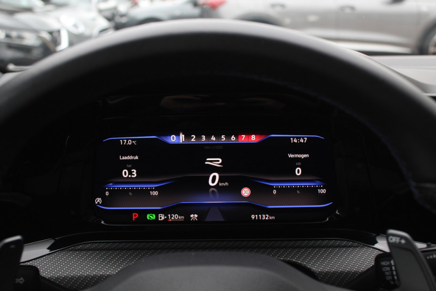 Volkswagen Golf 2.0 TSI R 4Motion / Panoramadak / Camera / Sportuitlaat / 19'' / Matrix LED / Keyless / CarPlay / Stoelverwarming / Dodehoek / DAB / ACC