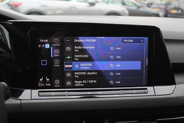 Volkswagen Golf 2.0 TSI R 4Motion / Panoramadak / Camera / Sportuitlaat / 19'' / Matrix LED / Keyless / CarPlay / Stoelverwarming / Dodehoek / DAB / ACC