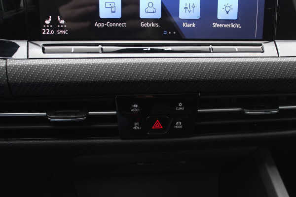 Volkswagen Golf 2.0 TSI R 4Motion / Panoramadak / Camera / Sportuitlaat / 19'' / Matrix LED / Keyless / CarPlay / Stoelverwarming / Dodehoek / DAB / ACC