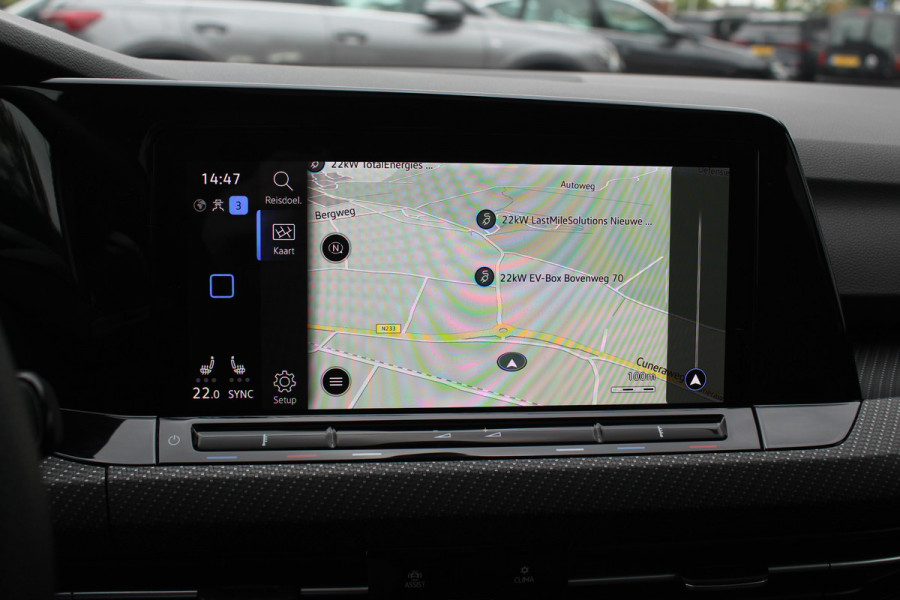 Volkswagen Golf 2.0 TSI R 4Motion / Panoramadak / Camera / Sportuitlaat / 19'' / Matrix LED / Keyless / CarPlay / Stoelverwarming / Dodehoek / DAB / ACC