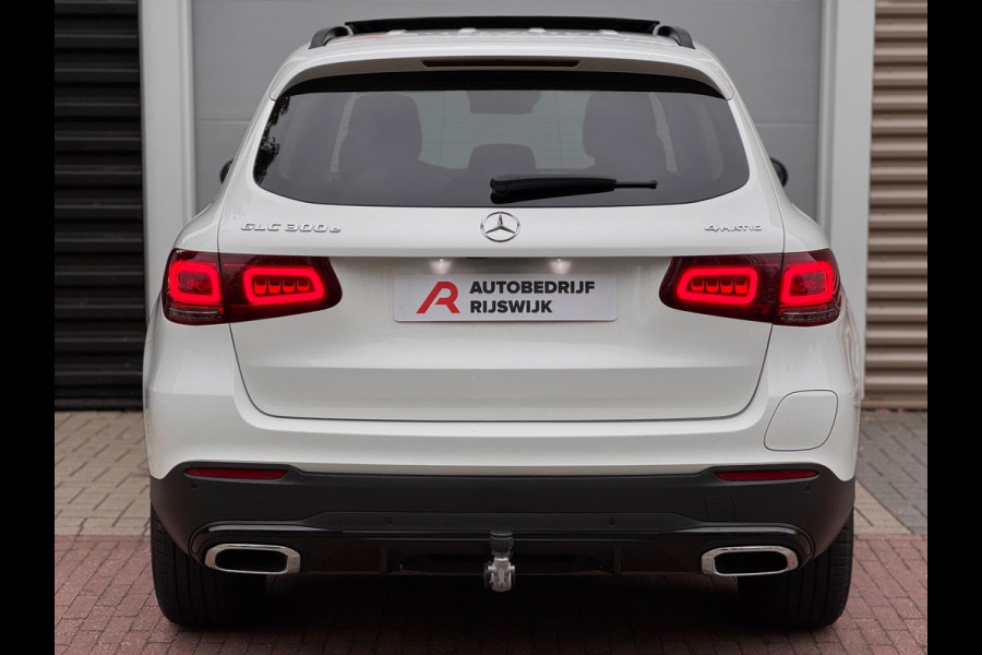 Mercedes-Benz GLC 300e 4MATIC AMG Pano/Camera/Dodehoek/Virtual Mercedes-Benz GLC 300e 4MATIC AMG Pano/Camera/Dodehoek/Virtual