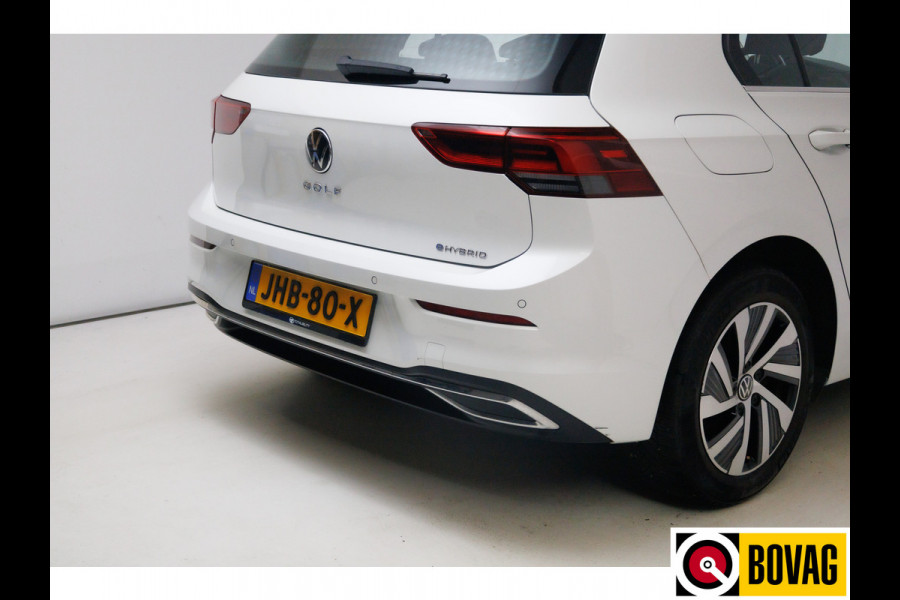Volkswagen Golf 1.4 eHybrid 204 PK | Camera | Elec. Ergo best. stoel met geheugen en massage | Adap.Cruise, Travelassist, Navigatie, App. connect, IQ Led